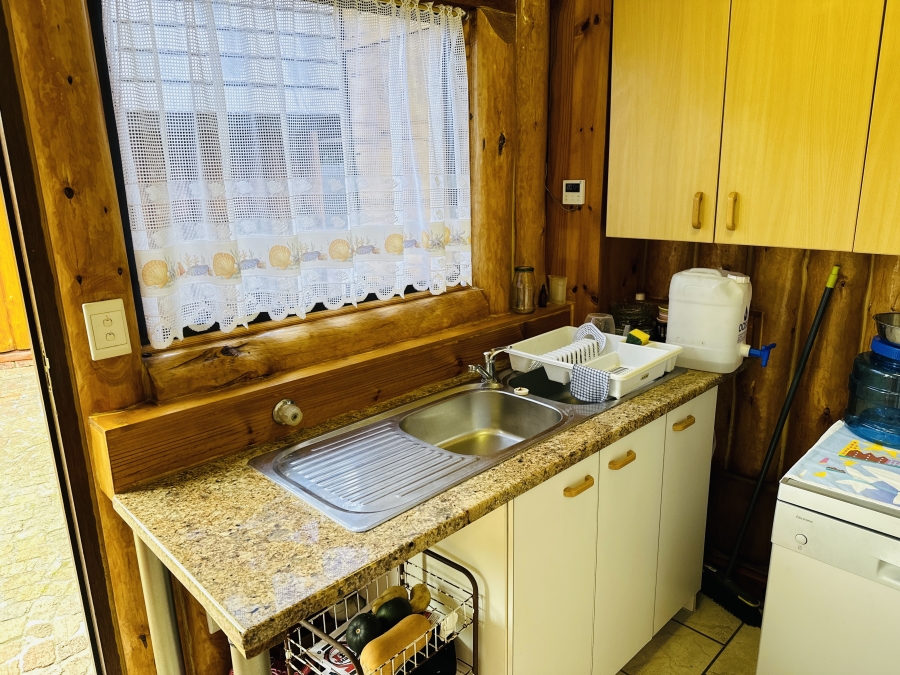 2 Bedroom Property for Sale in The Island Western Cape
